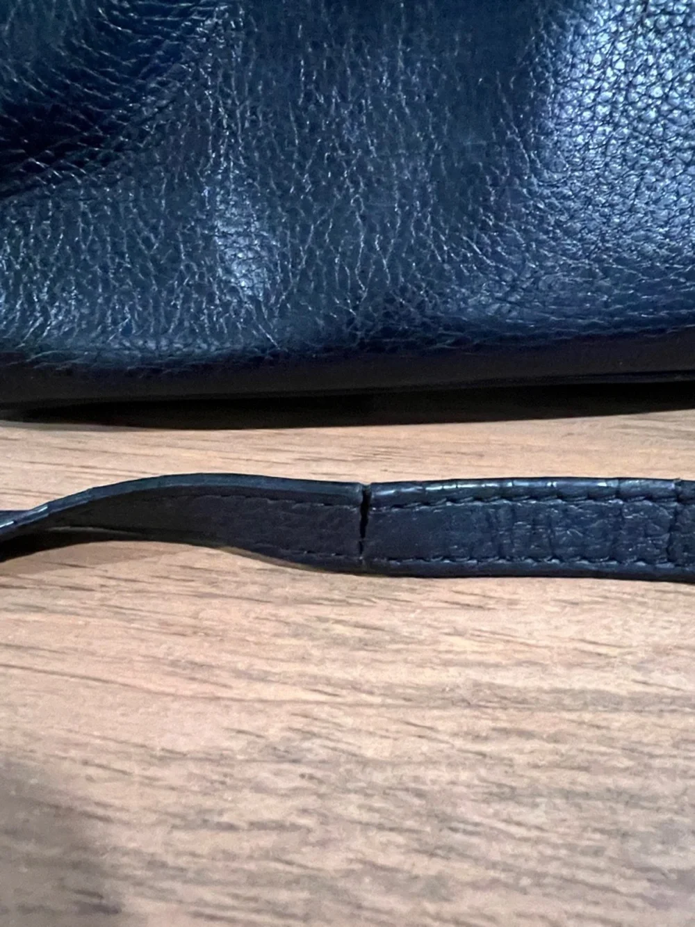 Michael Kors Jet Set Travel Pebbled Black Leather Crossbody Pouch with Gold Logo - Picture 12 of 16